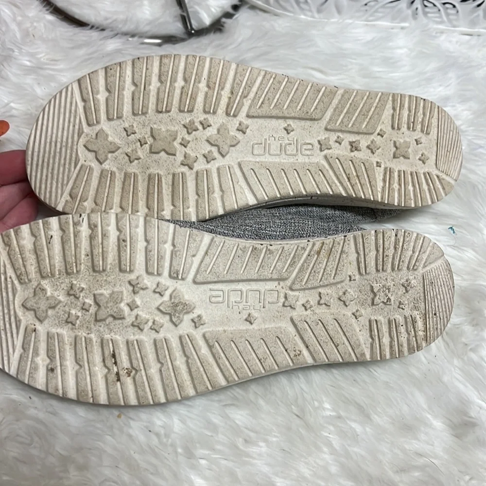 Women’s Hey Dude Size 7​​​ - Picture 2 of 5
